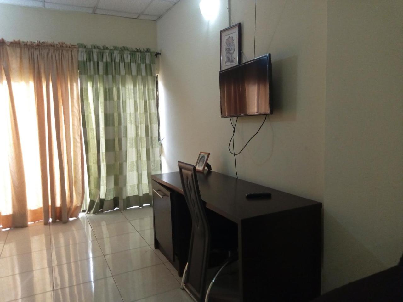 Weaver'S Hotel Abuja Exterior photo